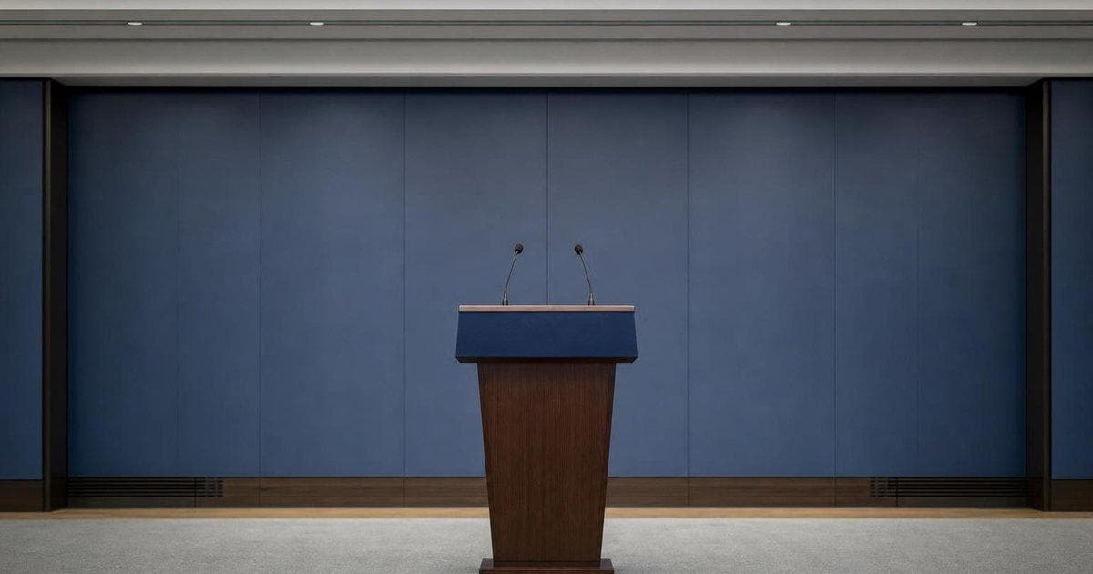 Empty central bank podium symbolizes markets watching for June Fed rate hold and pause odds