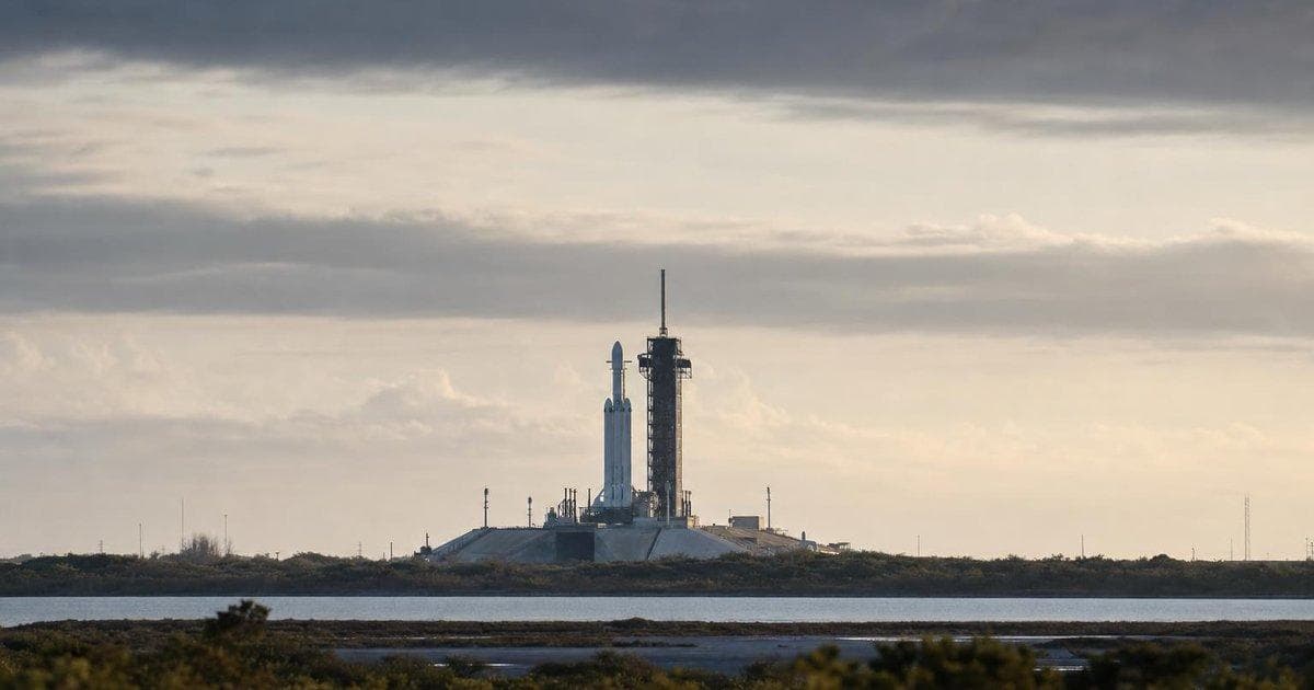 Rocket on launch pad symbolizes strong IPO demand and investor interest in private space stock SPACEX