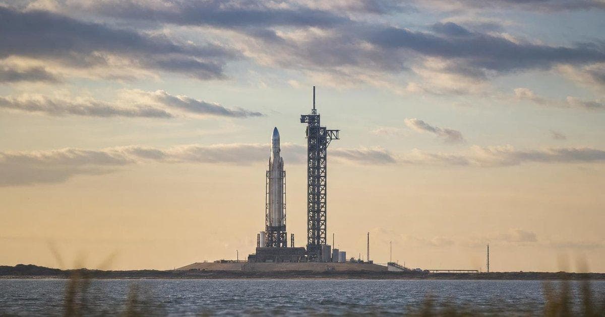 Reusable rocket on launch pad symbolizes upcoming aerospace IPO plans on Nasdaq